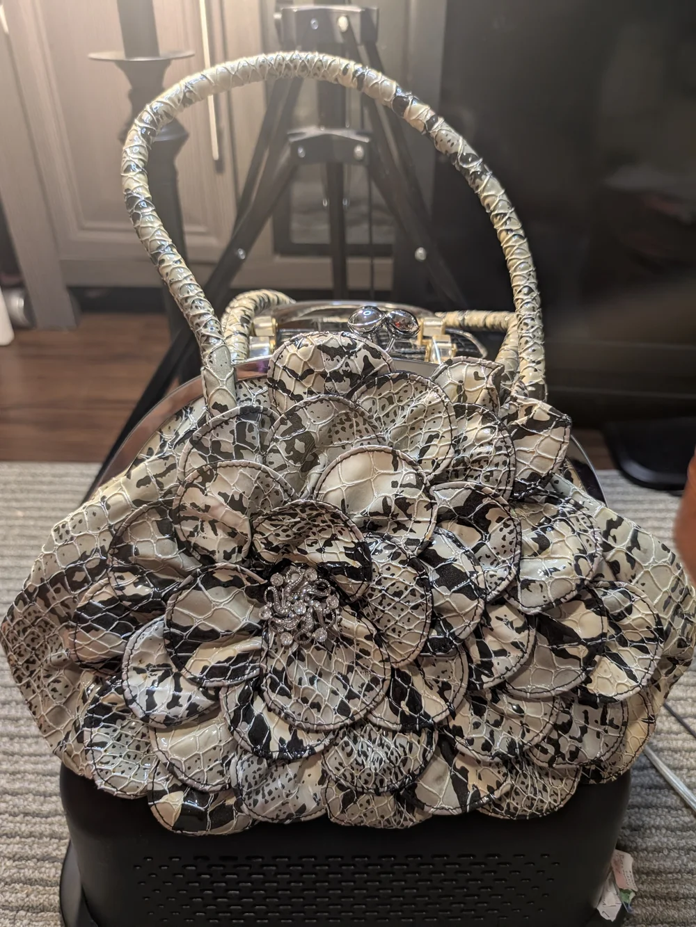 Y2K 3D Flower Purse - Beige Black
